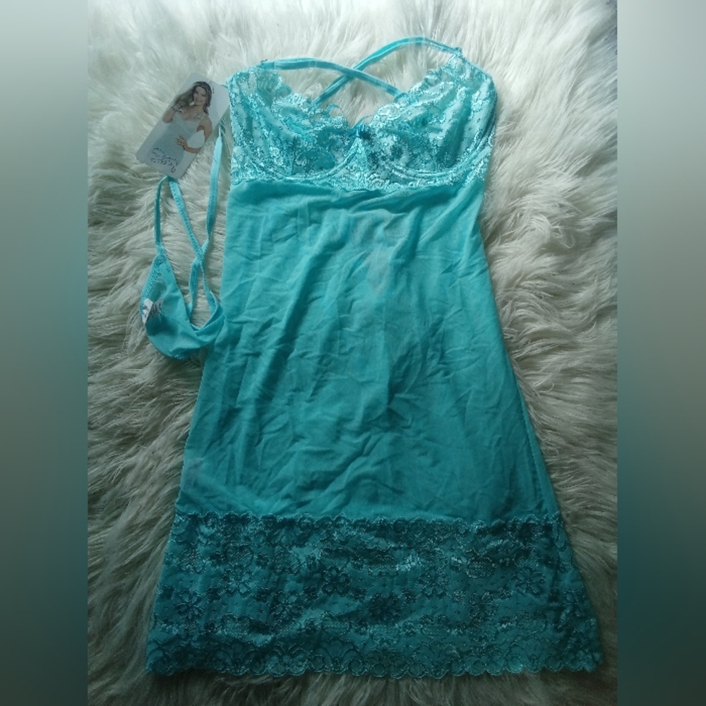 Elegant Lace Trim Sleepwear in Aqua